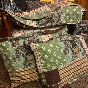 Forest Full sized bedspread with 2 matching pillowcases.